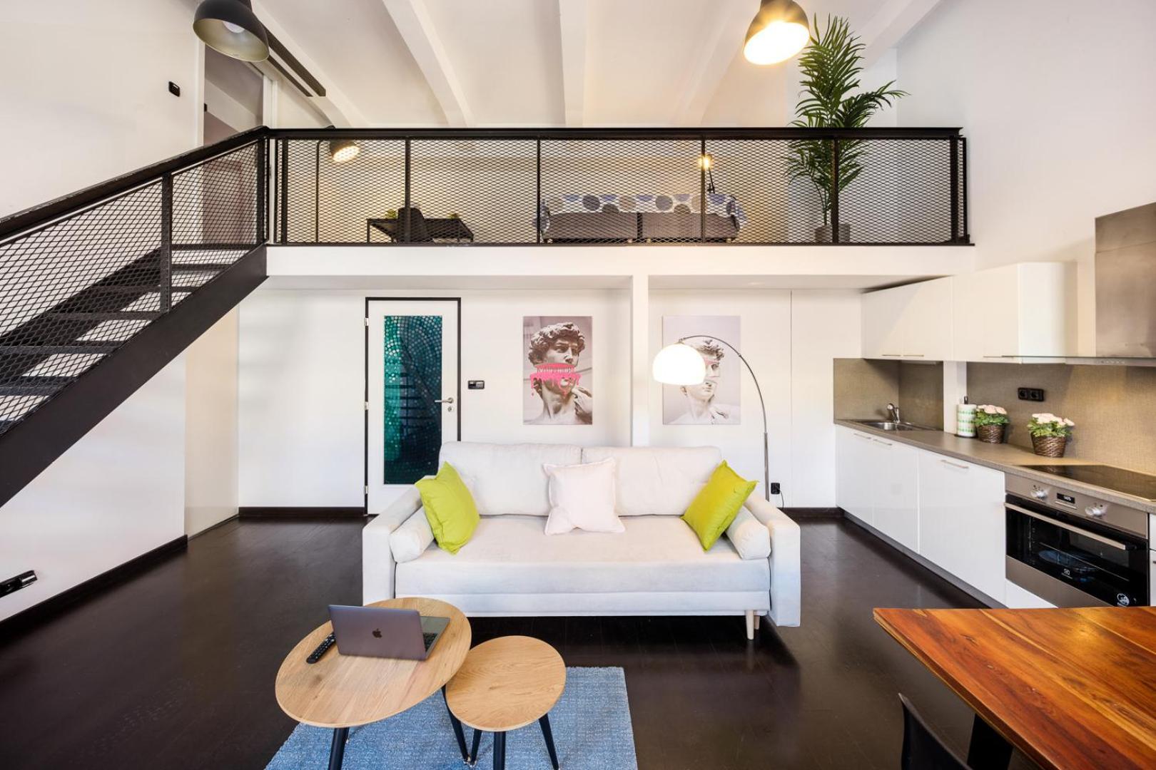 2-Level Apartments On Krizikova Near The Metro Prague Exterior photo