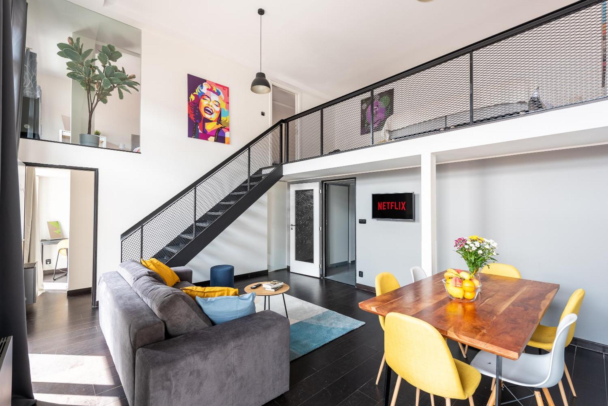 2-Level Apartments On Krizikova Near The Metro Prague Exterior photo